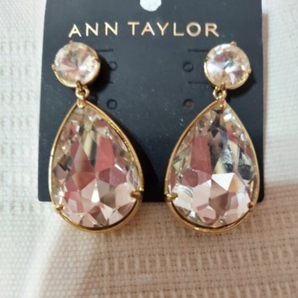 NWT Ann Taylor Gold Tone Crystal Pear Shape Earrings - Picture 1 of 1